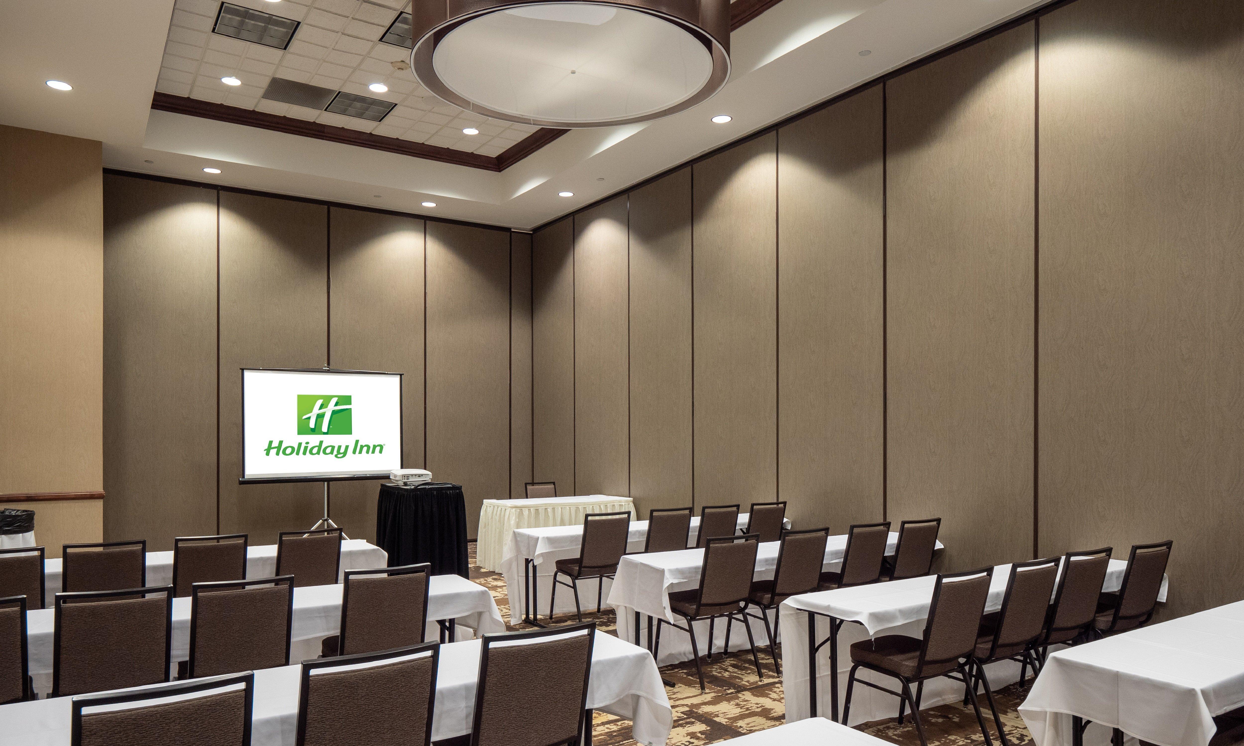 Holiday Inn Conference Center Marshfield, An Ihg Hotel Экстерьер фото