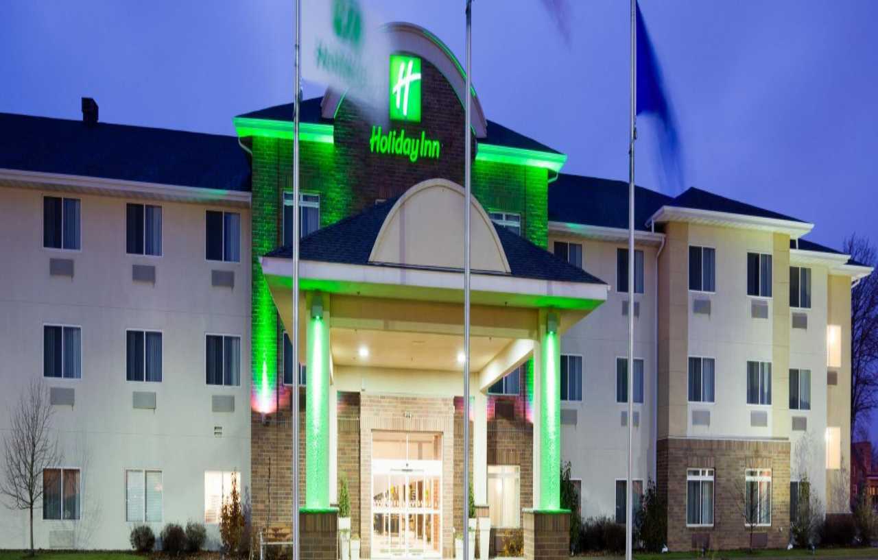 Holiday Inn Conference Center Marshfield, An Ihg Hotel Экстерьер фото